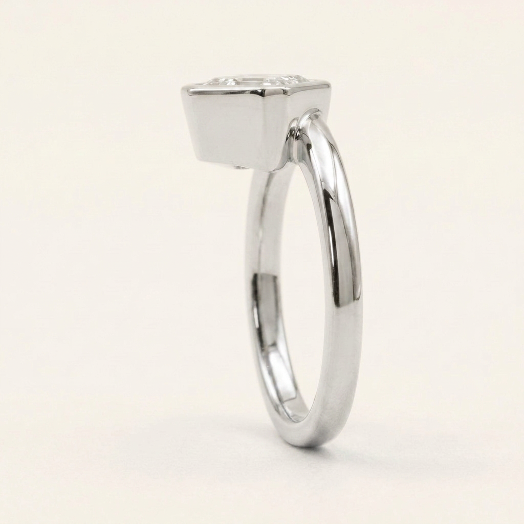 Cielo Bezel Ring in 14K White Gold