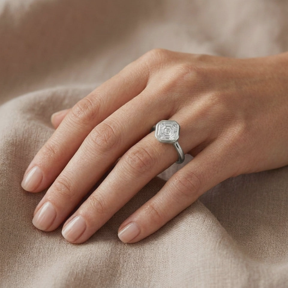 Cielo Bezel Ring in 14K White Gold